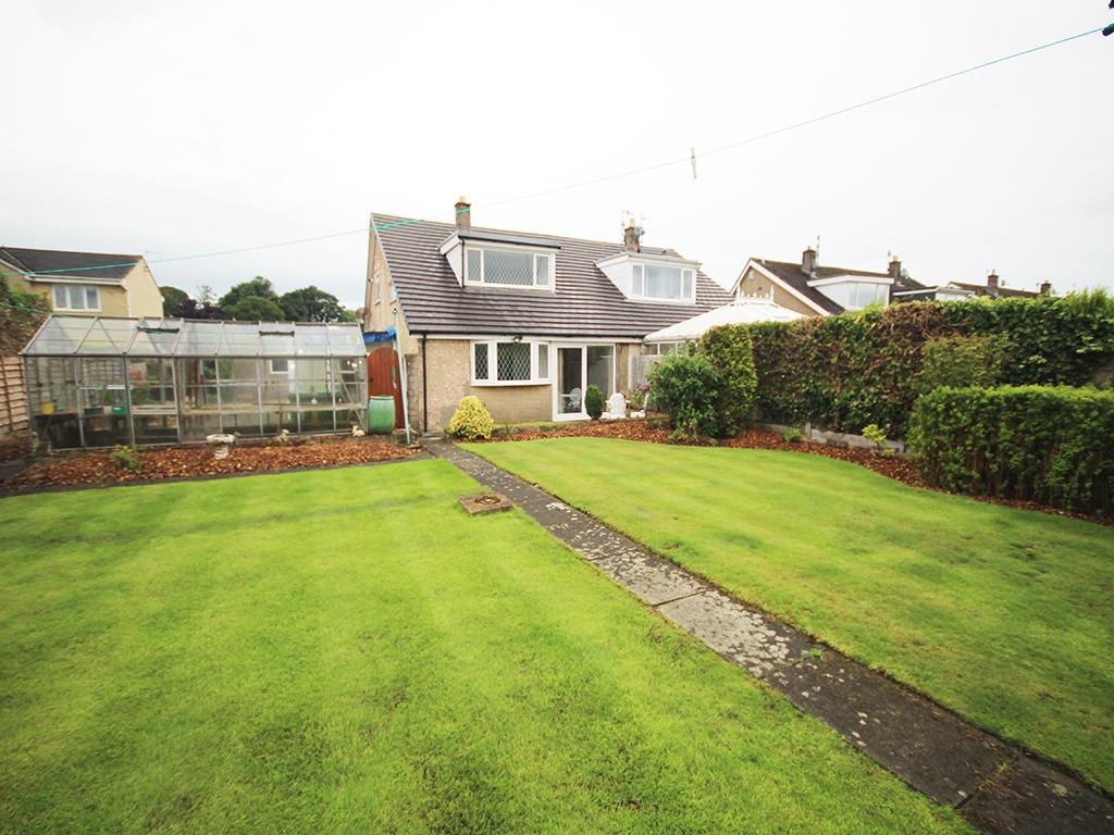 3 bedroom semi-detached house To Let in Barnoldswick - IMG_2908.jpg